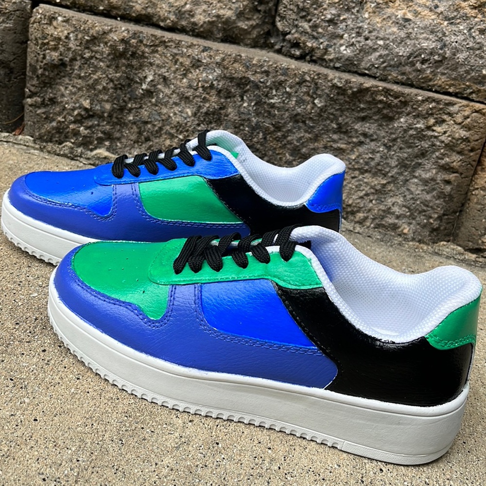 NOBO hand painted 7 Woman’s. Colors: purple, blue, green, black w/ black laces